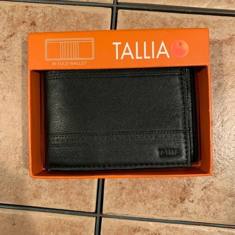 Tallia Men's Bi-Fold Wallet in Black New Flawed